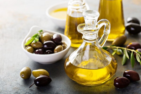 Áp dụng dầu olive cho da nhờn đúng cách để đạt hiệu quả tốt nhất