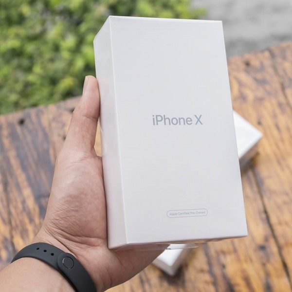 Bạn đang có nhu cầu chọn 1 iphone x chính hãng hãy liên hệ chúng tôi