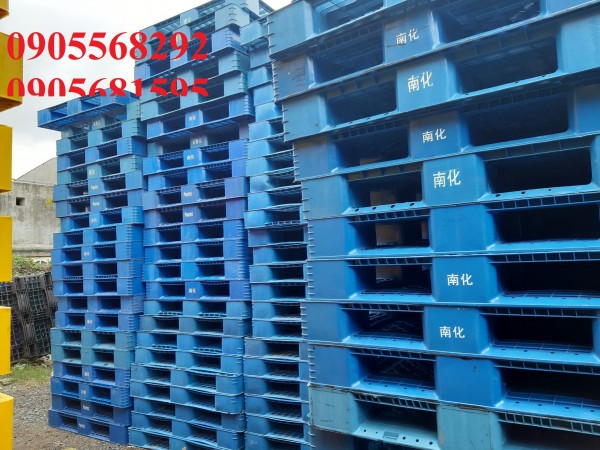Bán thanh lý pallet nhựa xanh Đài Loan giá siêu rẻ 0905681595