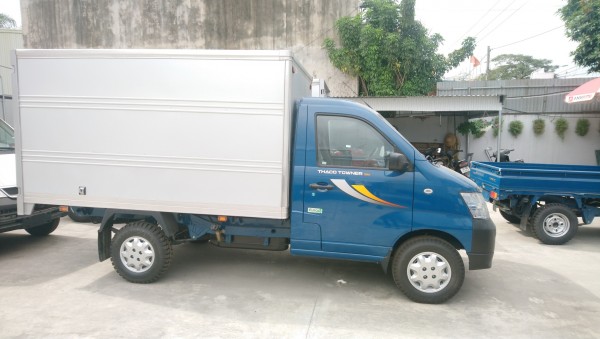 Bán xe tải 990 kg Thaco Towner990 , động cơ công nghệ Suzuki - thùng kín cửa hông