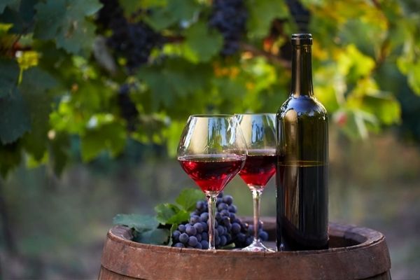 “Bật mí” những cách làm đẹp bằng rượu vang