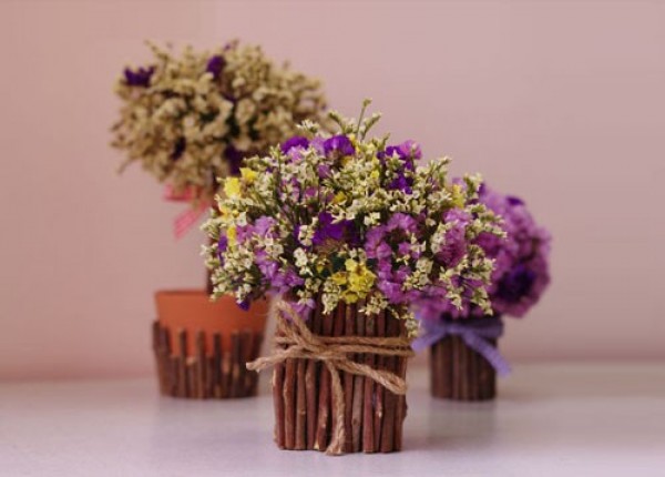 Bí quyết tạo nét đẹp khác lạ cho góc phòng với hoa khô