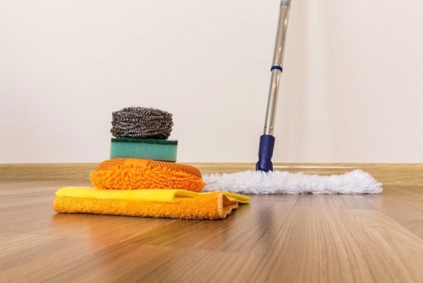 Biện pháp đơn giản giúp làm sạch sàn gỗ