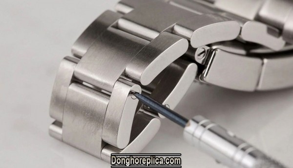 Các bước thay dây đồng hồ Rolex nhanh chóng