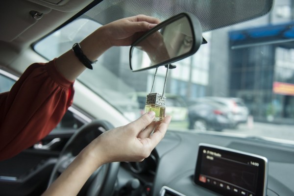 Các cách khử mùi xe ôtô nhanh nhất với chi phí thấp
