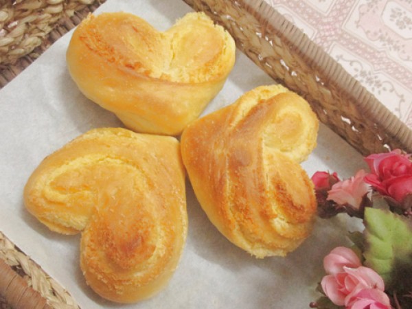 Cách Làm Bánh Mì Sữa Dừa Hình Trái Tim Tại Nhà