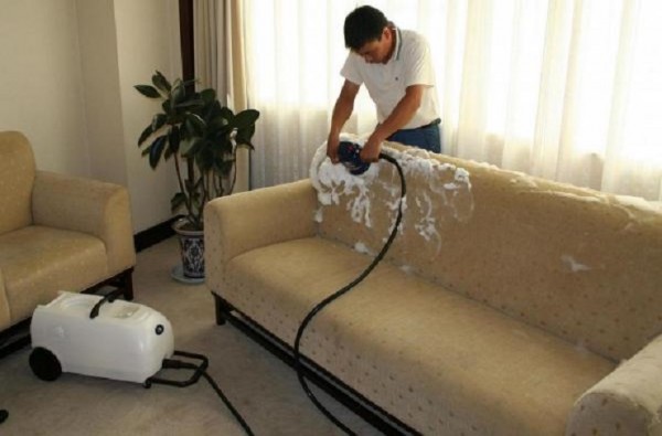Cách làm sạch ghế sofa vải hiệu quả tại nhà