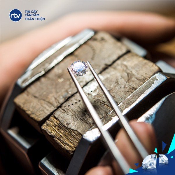 Cách tìm kiếm địa chỉ cầm kim cương không giấy uy tín, chất lượng