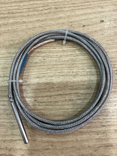 Cảm biến nhiệt k thermocouple phi 4, chiều dài đầu đo 30mm, dây dài 2m