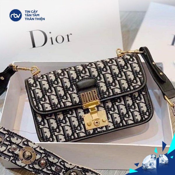 Cầm túi xách hàng hiệu – Chìa khóa xoay vốn hàng tỷ đồng