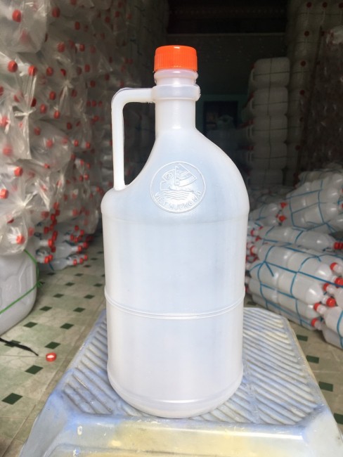 can nhựa 2lit đựng sơn pu, dung môi