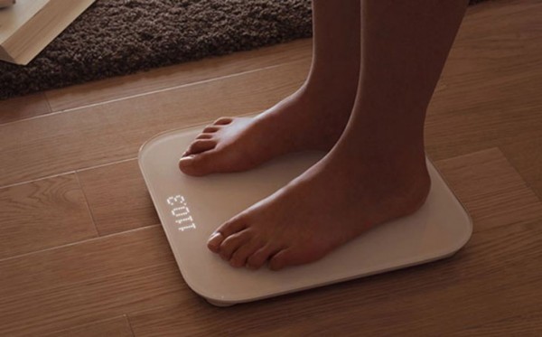 Cần theo dõi cân nặng tại nhà với chiếc cân sức khỏe tiêu chuẩn
