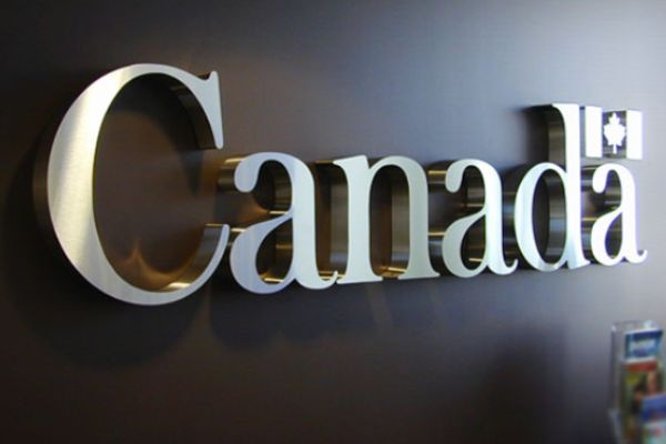 chi phí làm biển quảng cáo cửa hàng điện thoại