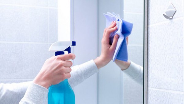 Chia sẻ với bạn cách vệ sinh gương tại nhà