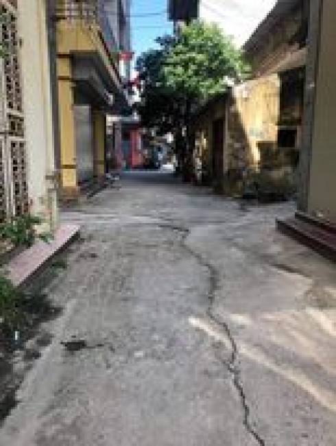 Chính chủ bán căn nhà 68m2, Trâu Qùy, Gia Lâm, 2 mặt đường chia đôi được, giá đầu tư.