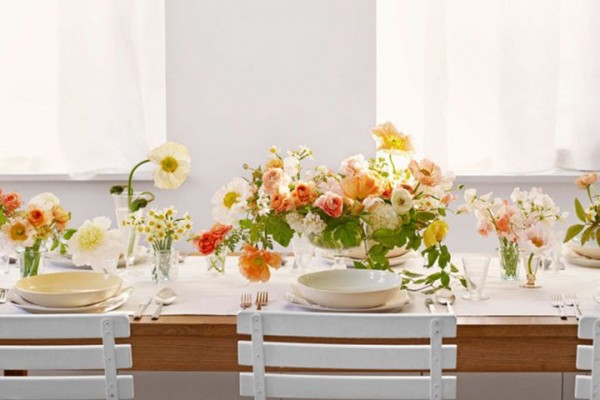 Chốn đi về rực rỡ nhờ những lọ hoa tươi tắn