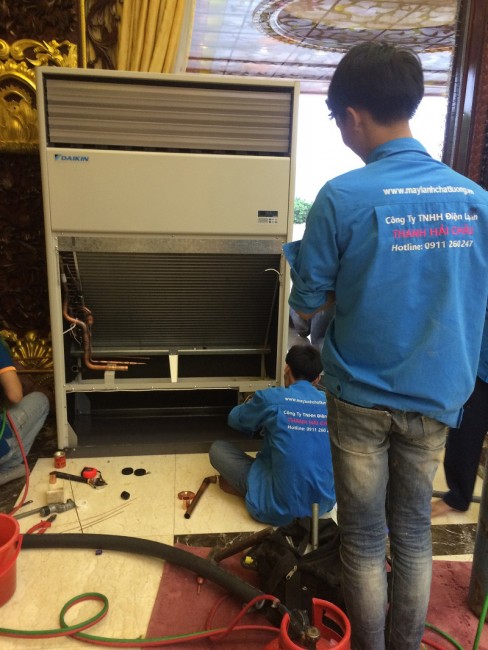Chuyên tư vấn - cung cấp - lắp đặt máy lạnh tủ đứng Daikin 10 hp cho nhà xưởng trọn gói giá rẻ