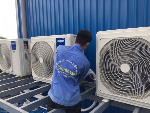 CÓ nên mua máy lạnh tủ đứng Reetech 2.5hp ở Hải Long Vân hay không?