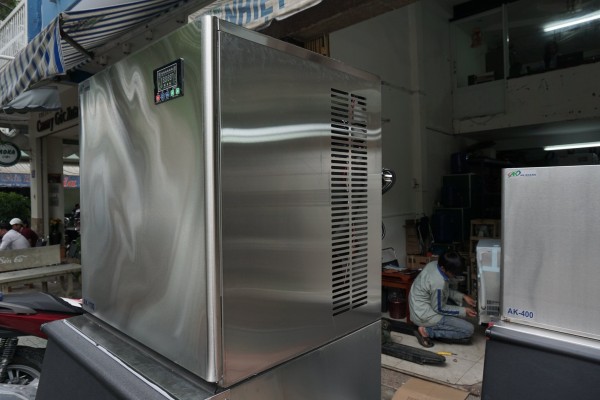 cung cấp máy làm đá viên 310kg/ 24h cho các quán nước giải khát