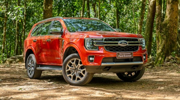 Cùng tham khảo mức giá lăn bánh Ford Everest 2023 tại Việt Nam