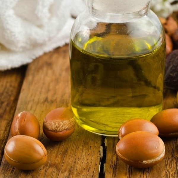 Đánh bay bã nhờn và mụn cùng tinh dầu argan