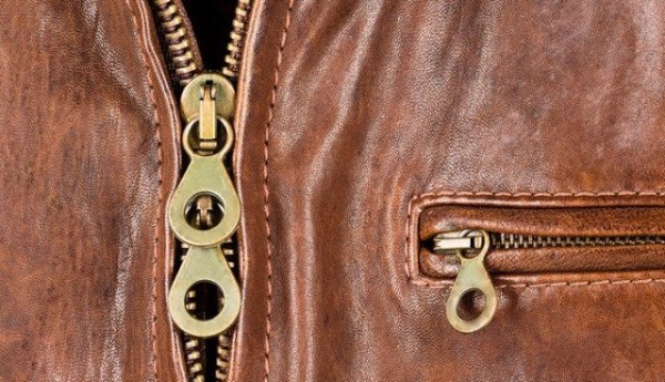 Đánh bay mùi hôi trên áo da hiệu quả