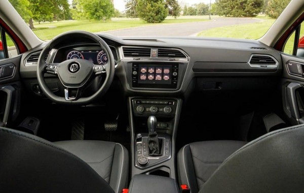Đánh giá, hình ảnh chi tiết nội thất Volkswagen Tiguan 2022: khoang lái, các hàng ghế, tiện nghi