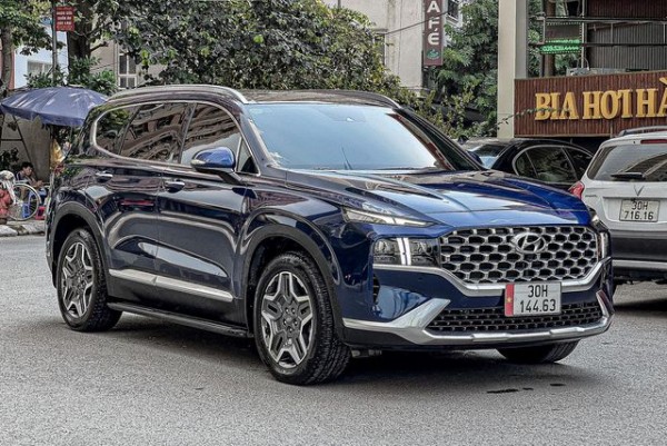 Đánh giá Hyundai SantaFe 2023: diện mạo mới, tiếp tục phát huy lợi thế công nghệ