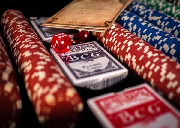 đề phòng sập bẫy khi đánh bài Poker online – Đâu là dấu hiệu nhận biết