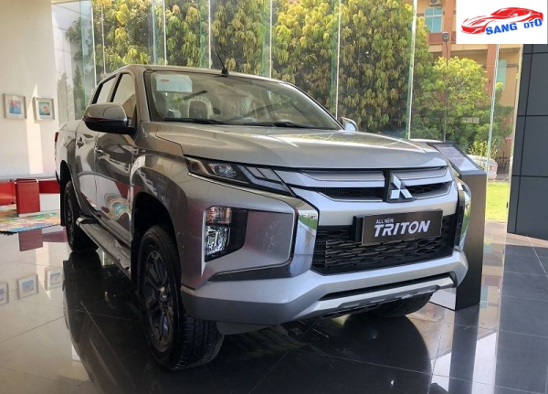 Dịch vụ thay kính chắn gió xe Mitsubishi Triton tận nơi giá rẻ TP.HCM