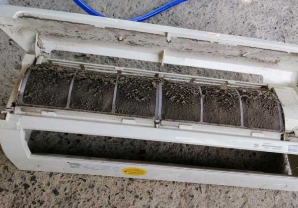 Dịch vụ vệ sinh máy lạnh tại nhà ở quận 2 - Công ty Cao vĩ