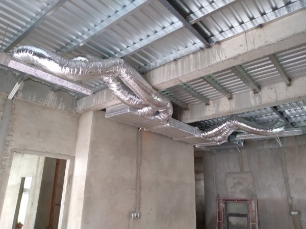 Điều hòa âm trần nối ống gió là loại máy mới hiện đại tiết kiệm điện năng, 
