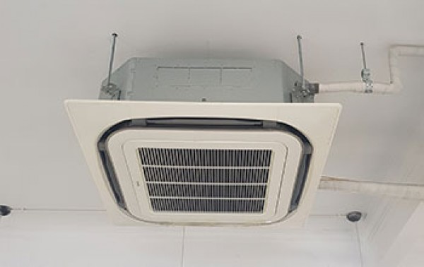 Dòng âm trần không inverter luôn được khách hàng quan tâm hàng đầu