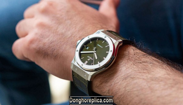 Đồng hồ Hublot giá rẻ nhất bán tại Đồng Hồ Replica là bao nhiêu?