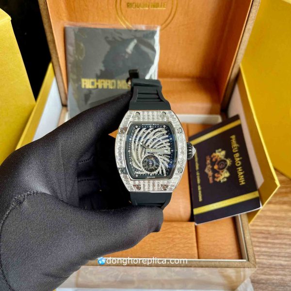 Đồng hồ Richard Mille 51 02 baguette diamond sản phẩm của trí tuệ công nghệ hiện đại