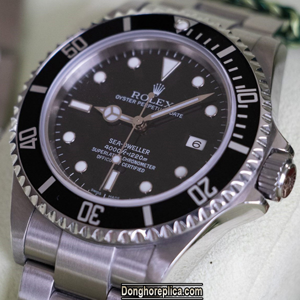 Đồng hồ Rolex Sea Dweller 16600 mặt đen cọc dạ quang