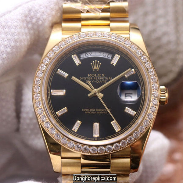 Đồng hồ Rolex vàng mặt số đen Day-Date M228348RBR-0001 40mm