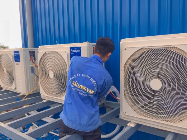 Dòng máy lạnh tủ đứng Reetech 10hp (ngựa) có tốt không?