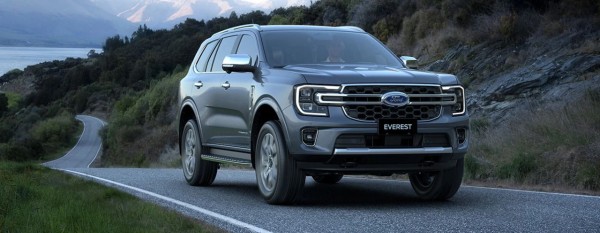 Ford Everest 2023 ra mắt Việt Nam: Có tới 4 phiên bản, nhiều trang bị thuộc hàng 'khủng'