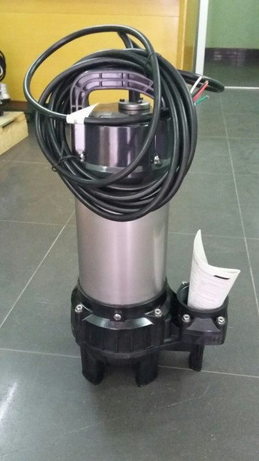 Gía máy bơm nước thải 0,75kw điện 3pha giá tốt nhất Call 0983.480.896 