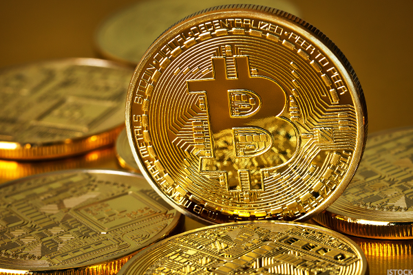 Giá tiền ảo Bitcoin lần đầu tiên vượt mốc 60.000 đô la, lập đỉnh giá mới