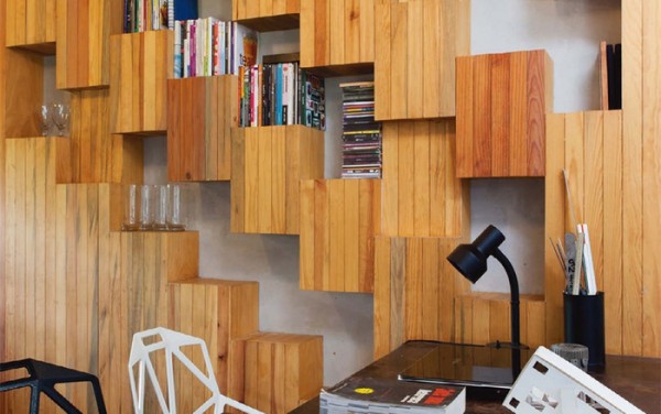 Giải pháp tuyệt vời khi kết hợp kệ sách với cầu thang