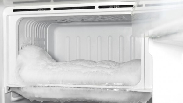 Giải quyết tình trạng đông đá và đọng nước trên ngăn đá tủ lạnh