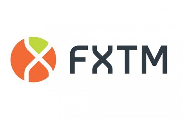 giao dịch chứng khoán với FXTM