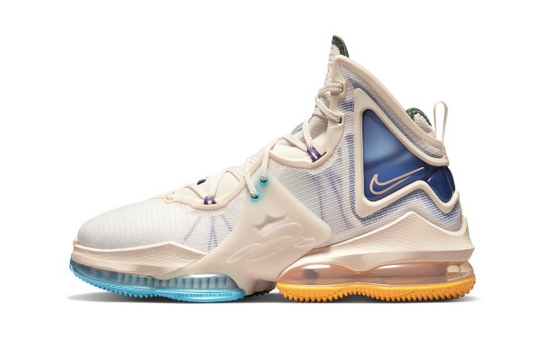 Giày Nike LeBron 19 Receives a Spring Colorway