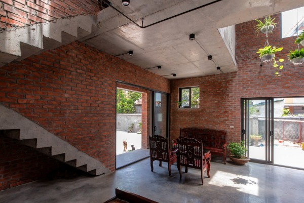 Giữ nguyên vẻ đơn sơ, mộc mạc của ngôi nhà sau cải tạo