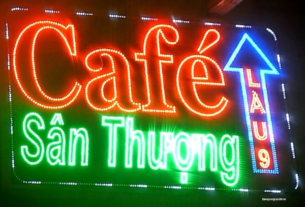 Gợi ý và lắp biển đẹp cho cửa hàng