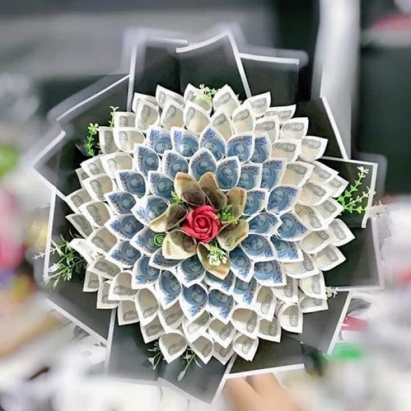 Hoa handmade làm từ tiền giấy cực xinh
