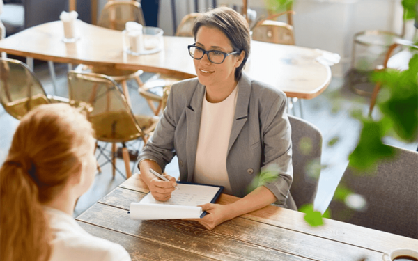 Junior là gì? Mô tả công việc của Junior và những vấn đề xung quanh