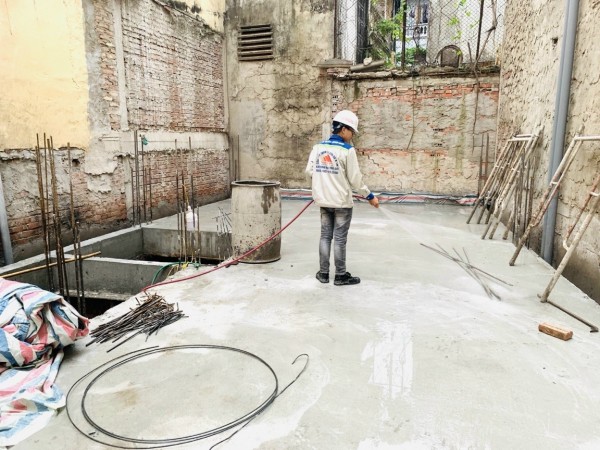 Kiến Trúc & Xây dựng Trường Sinh triển khai đổ bê tông mái tầng 1 nhà chú Minh tại Đống Đa Hà Nội